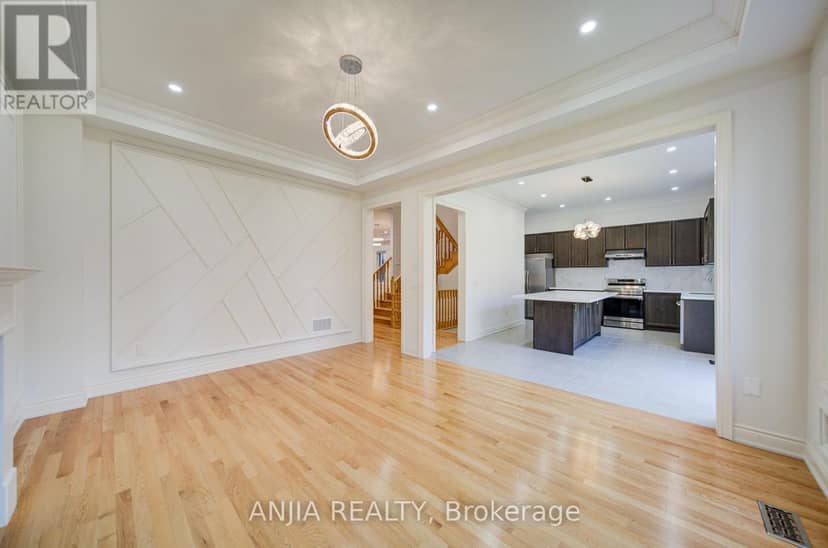 57 Betty May Crescent — photo 25 of 40