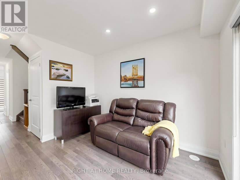 23 Moneypenny Place — photo 34 of 40