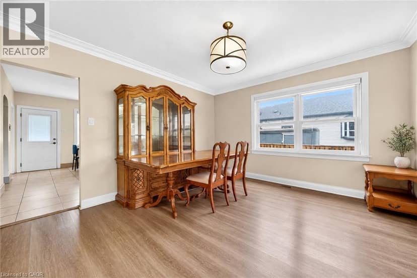 16 GARDEN Street — photo 10 of 39