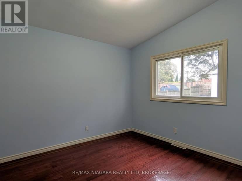 6122 Mayfair Drive — photo 12 of 31