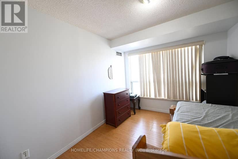 401 - 1470 Midland Avenue — photo 14 of 15