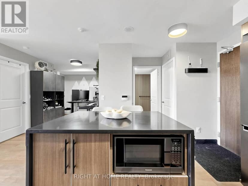 1609 - 1 Michael Power Place — photo 11 of 40