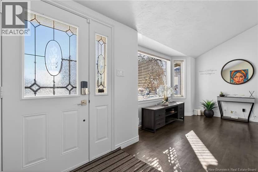141 Gaspe Street — photo 3 of 40