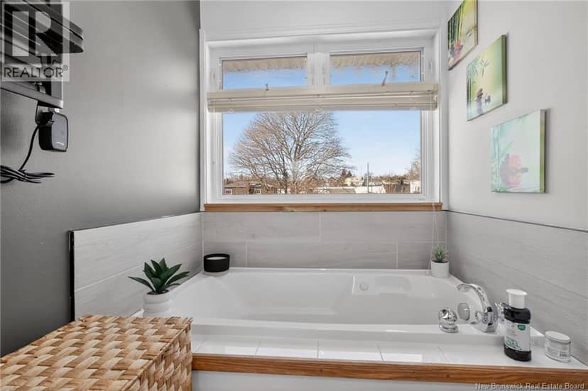 141 Gaspe Street — photo 20 of 40