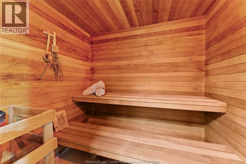 4580 Howard AVENUE — photo 29 of 40