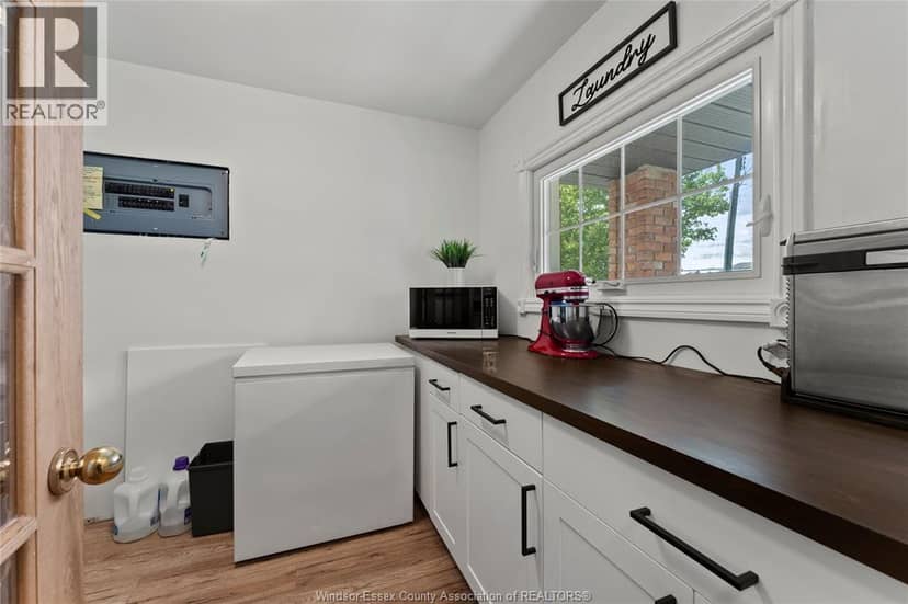 4580 Howard AVENUE — photo 7 of 40