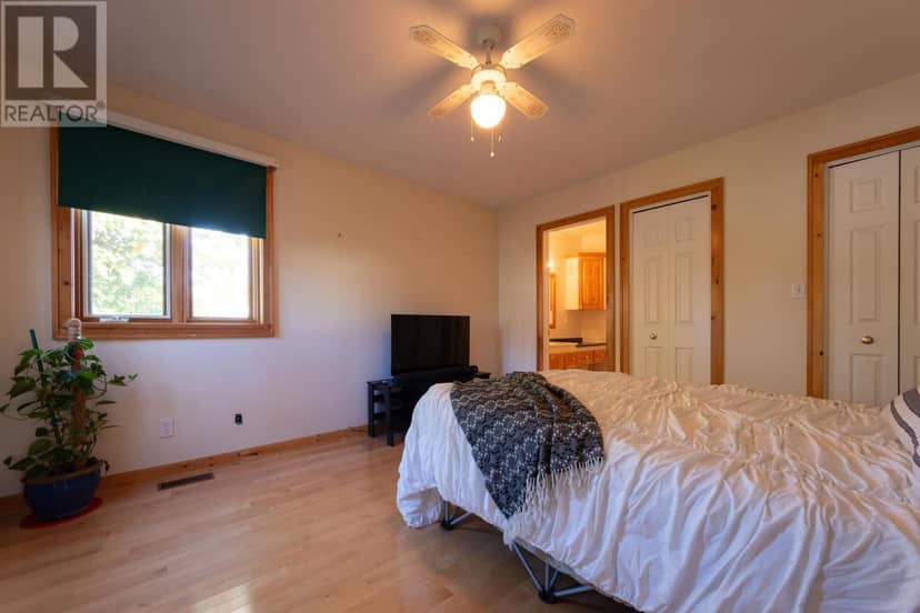 157 East Balfour ST — photo 17 of 40