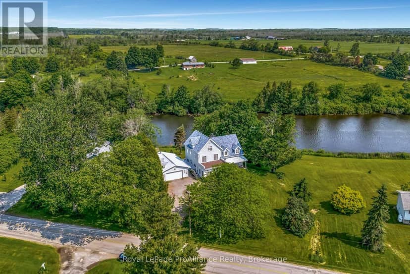 2925 County Road 10, Prince Edward County