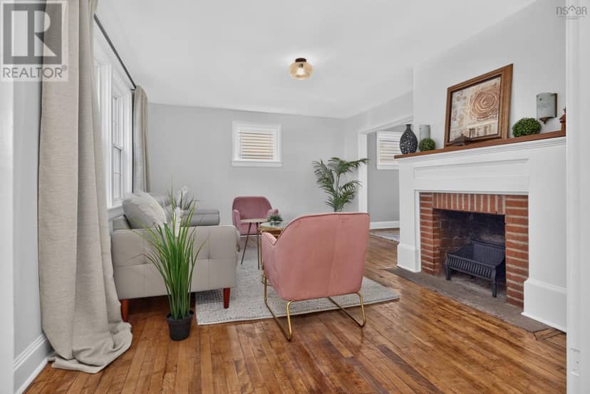 2934 Oxford Street — photo 11 of 40