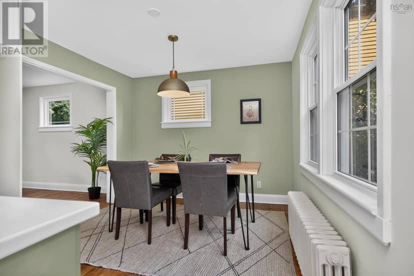 2934 Oxford Street — photo 10 of 40