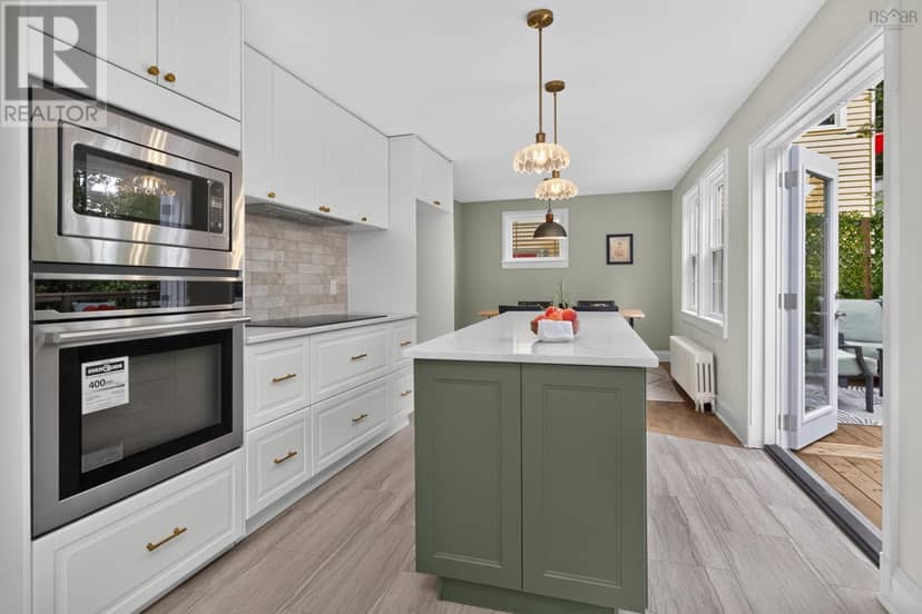 2934 Oxford Street — photo 4 of 40