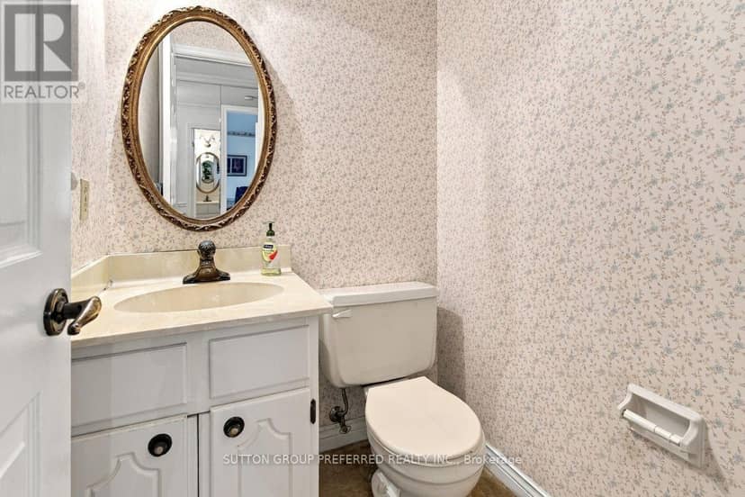 31 - 55 Fiddlers Green Road — photo 27 of 32