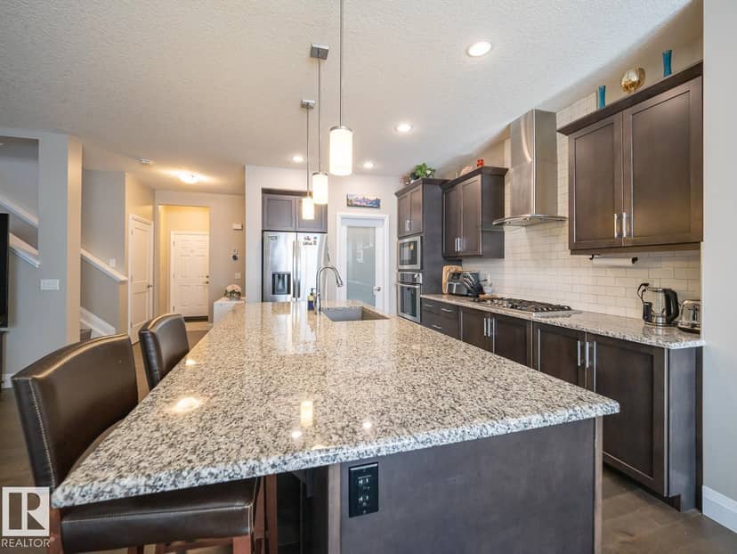 121 Sunwood Bay — photo 11 of 40