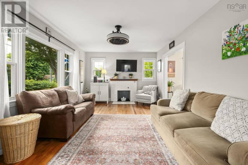 90 Churchill Street — photo 4 of 33