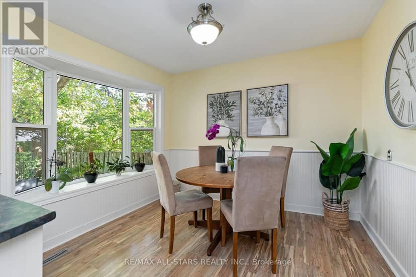 209 Malton Road — photo 10 of 40