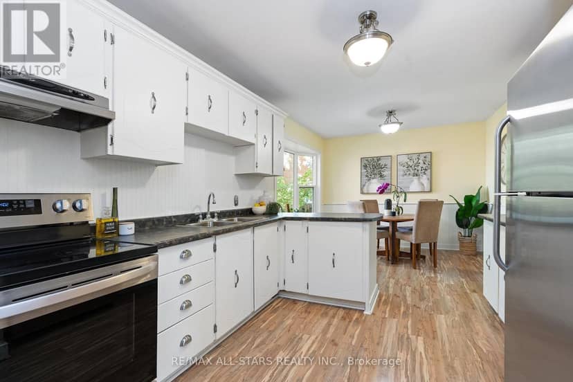 209 Malton Road, Newmarket, photo 8