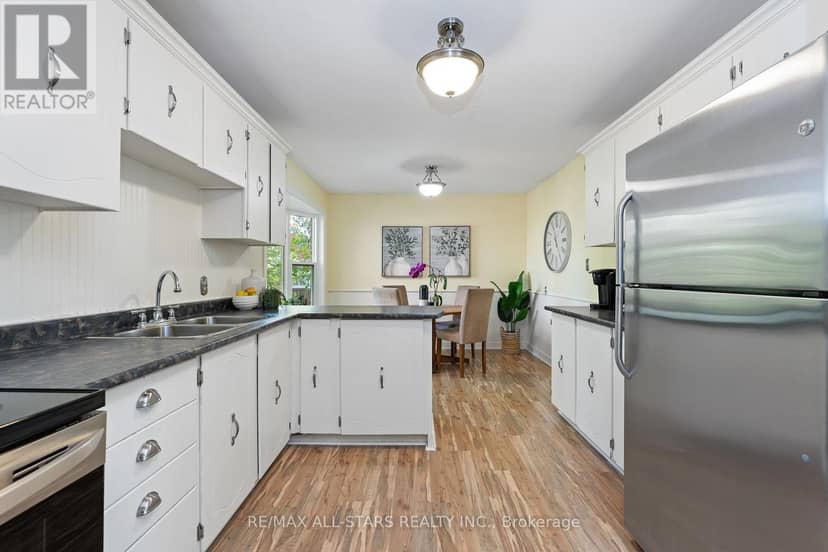 209 Malton Road — photo 9 of 40