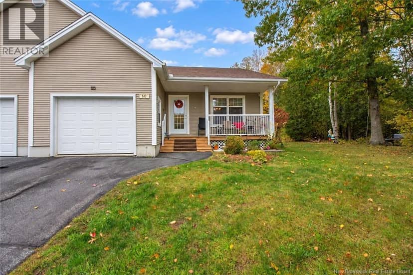60 Walker Crescent, Hampton, photo 2