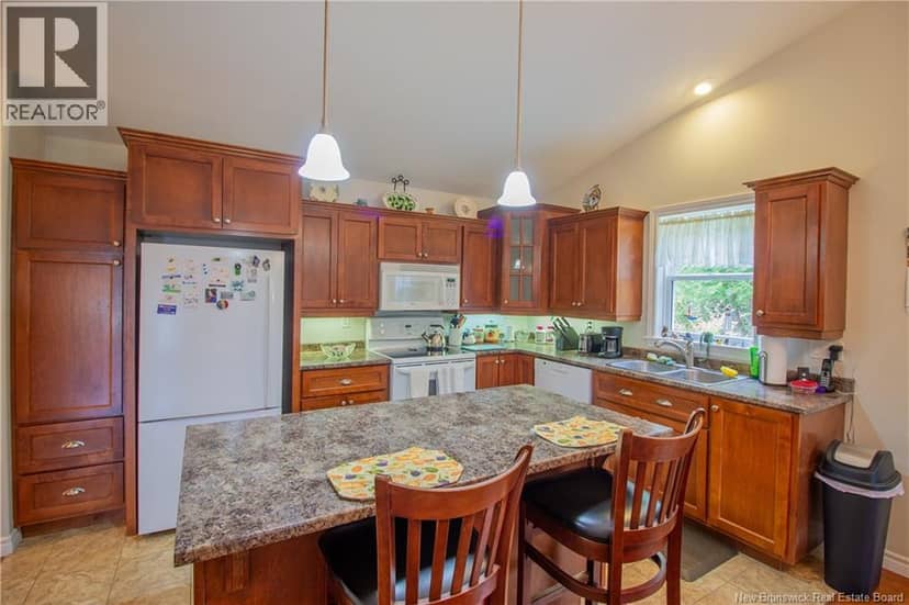 60 Walker Crescent — photo 16 of 40