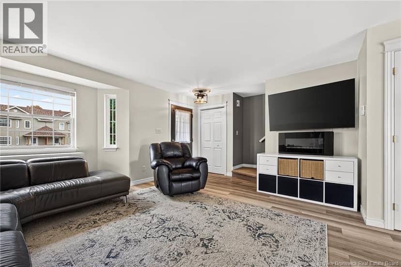 218 Glencairn Drive — photo 7 of 40