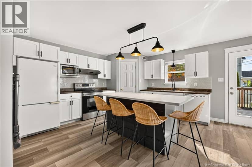 218 Glencairn Drive — photo 11 of 40