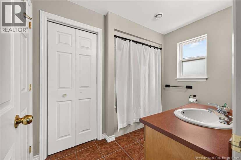 218 Glencairn Drive — photo 23 of 40