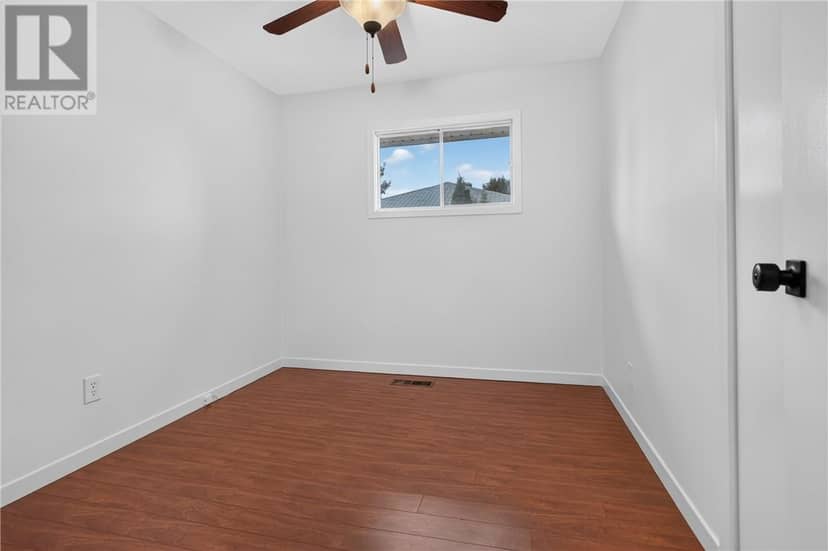 2871 Baker — photo 13 of 40