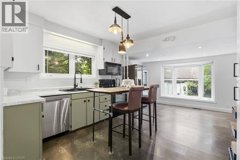 264 BRITANNIA Avenue — photo 11 of 40