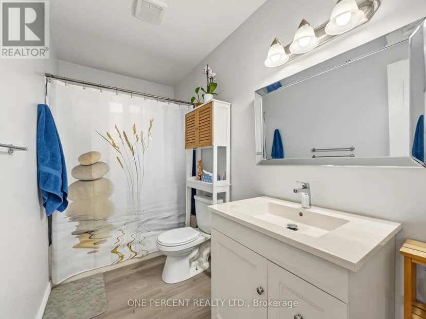 211 Reid Street — photo 11 of 32