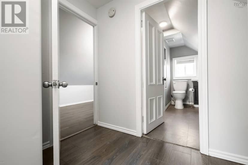 377 MacDonald Street — photo 13 of 22