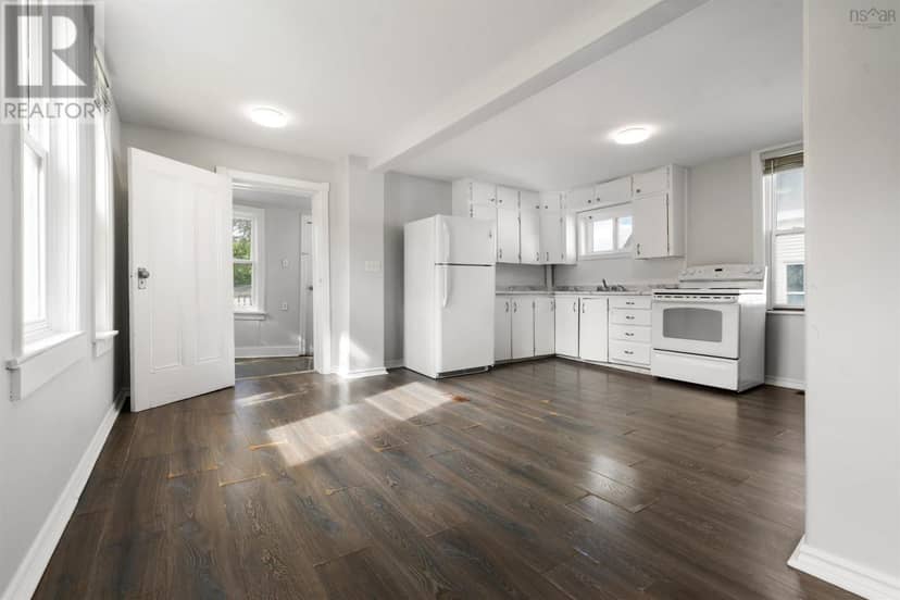 377 MacDonald Street — photo 9 of 22