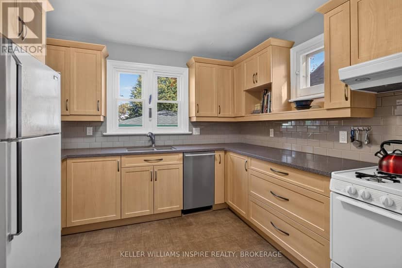 95 Dundas Street — photo 19 of 40