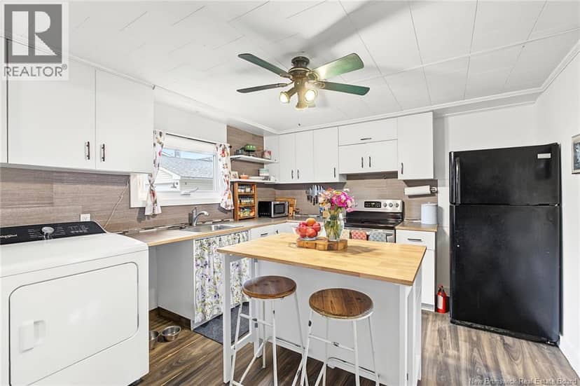 880 Barker Street — photo 23 of 40