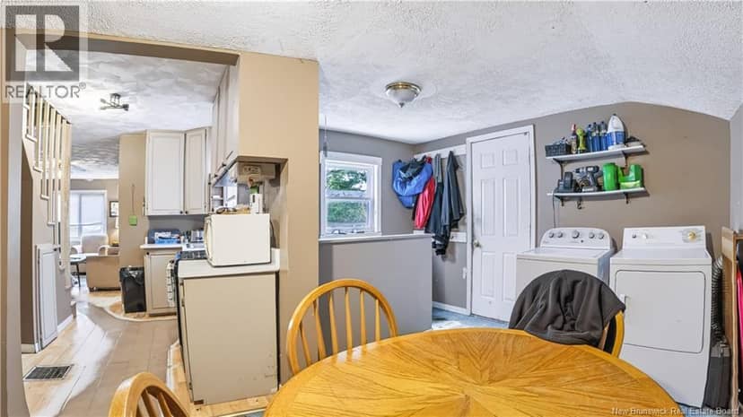 421 Canada Street — photo 8 of 29
