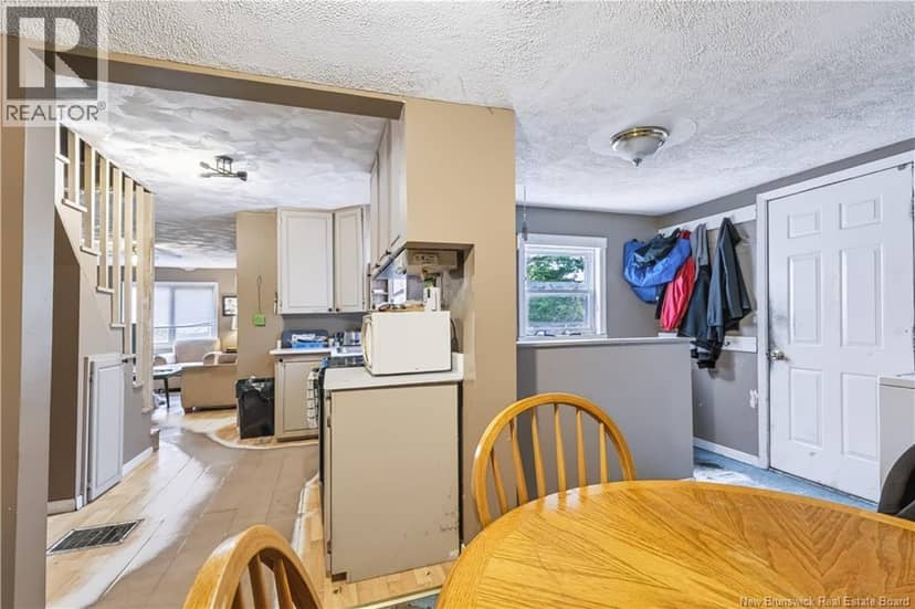 421 Canada Street — photo 9 of 29