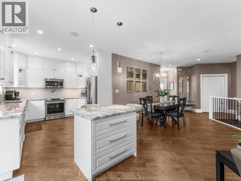 28 Mettawas LANE East — photo 3 of 40