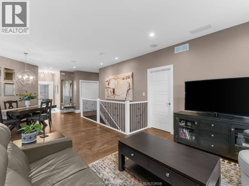 28 Mettawas LANE East — photo 9 of 40