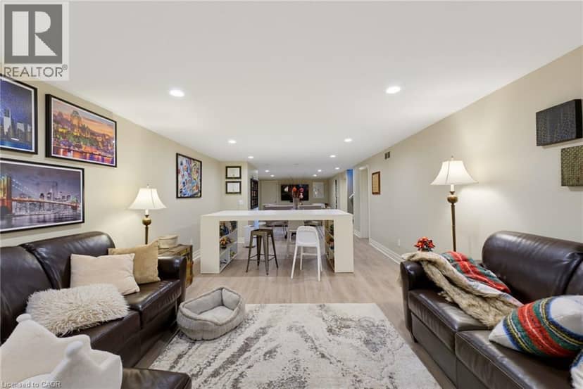 33 JACKSON Crescent — photo 37 of 40