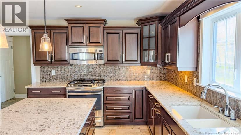 145 Amiens Drive — photo 10 of 40
