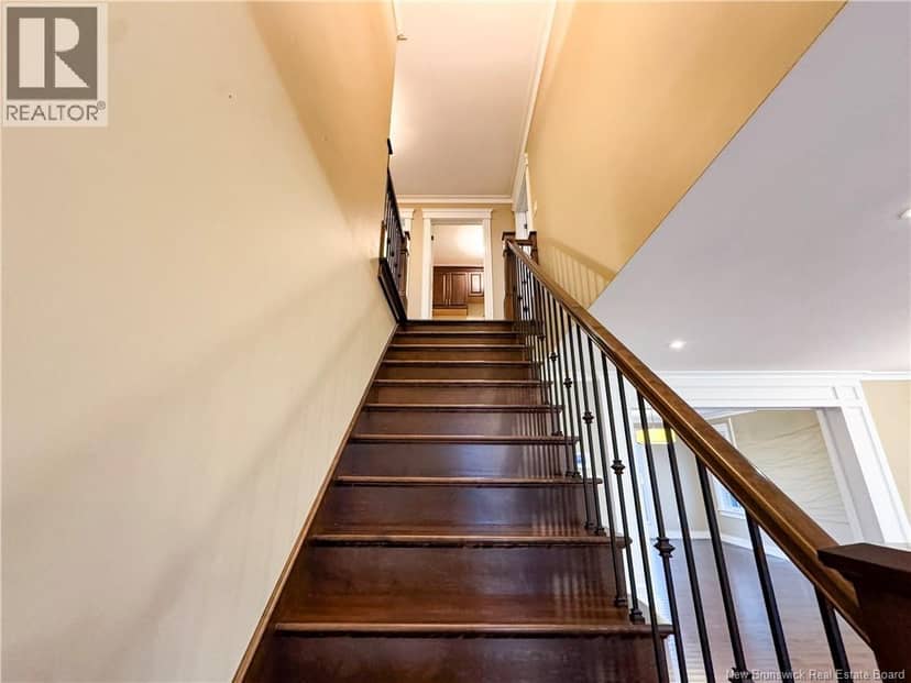 145 Amiens Drive — photo 18 of 40