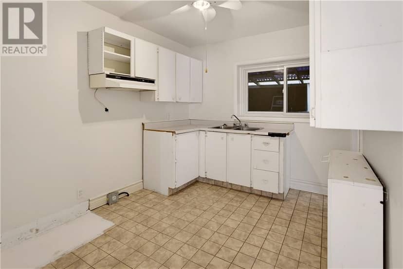 687 Shields Street, Sudbury, photo 2