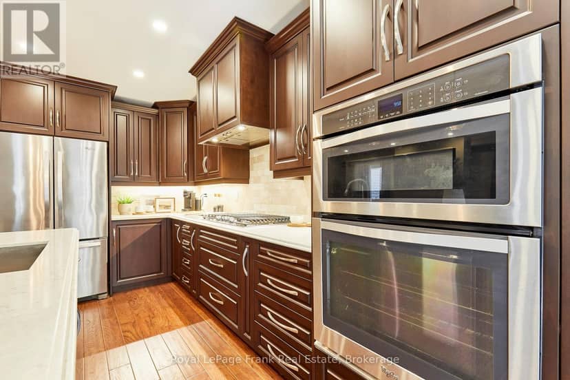 78 Beachgrove Crescent — photo 14 of 40