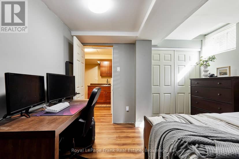78 Beachgrove Crescent — photo 31 of 40