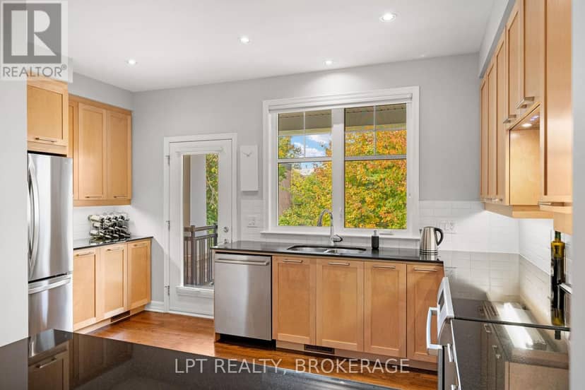 202 Dalkeith Private — photo 17 of 40