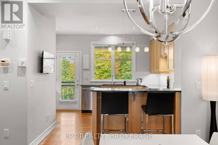 202 Dalkeith Private — photo 21 of 40
