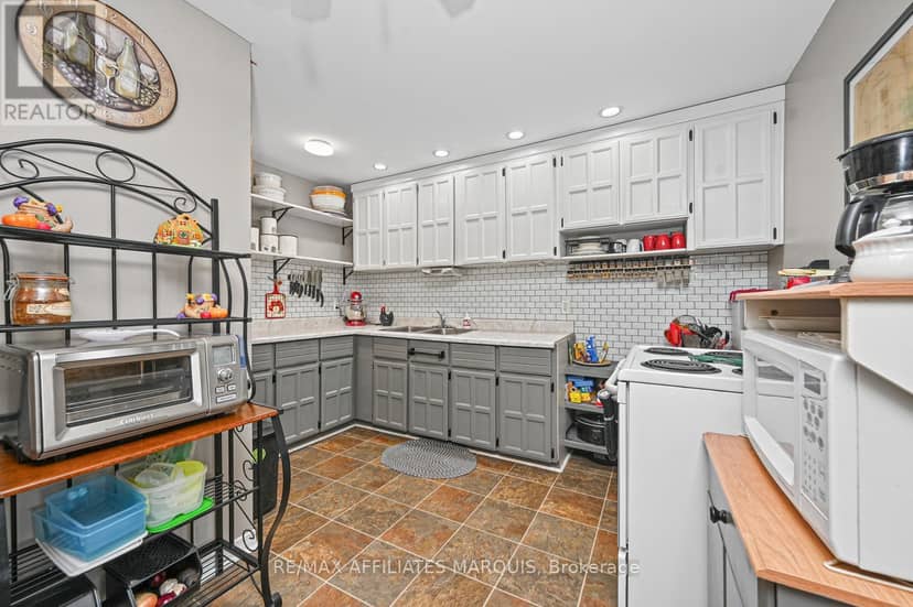 719 Ireland Road — photo 17 of 40