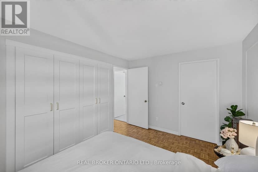 1601 - 475 Laurier Avenue W — photo 17 of 21