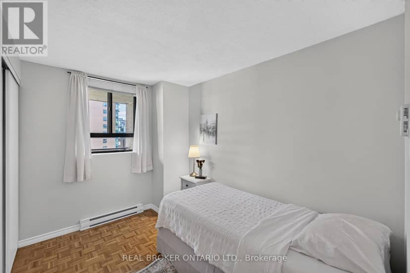 1601 - 475 Laurier Avenue W — photo 18 of 21