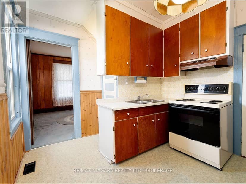 632 King Street — photo 22 of 40
