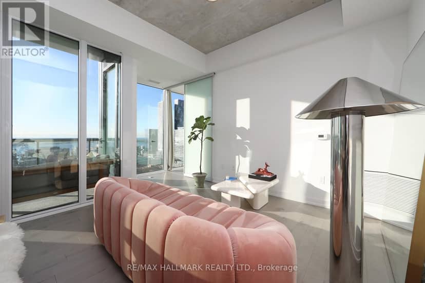 2604 - 158 Front Street E — photo 10 of 35
